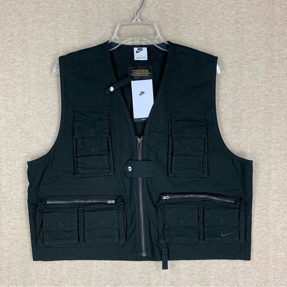 🚨 SOLD 🚨 Nike Black Vest M Black Cargo Life Utility/ Fishing FN3214 010